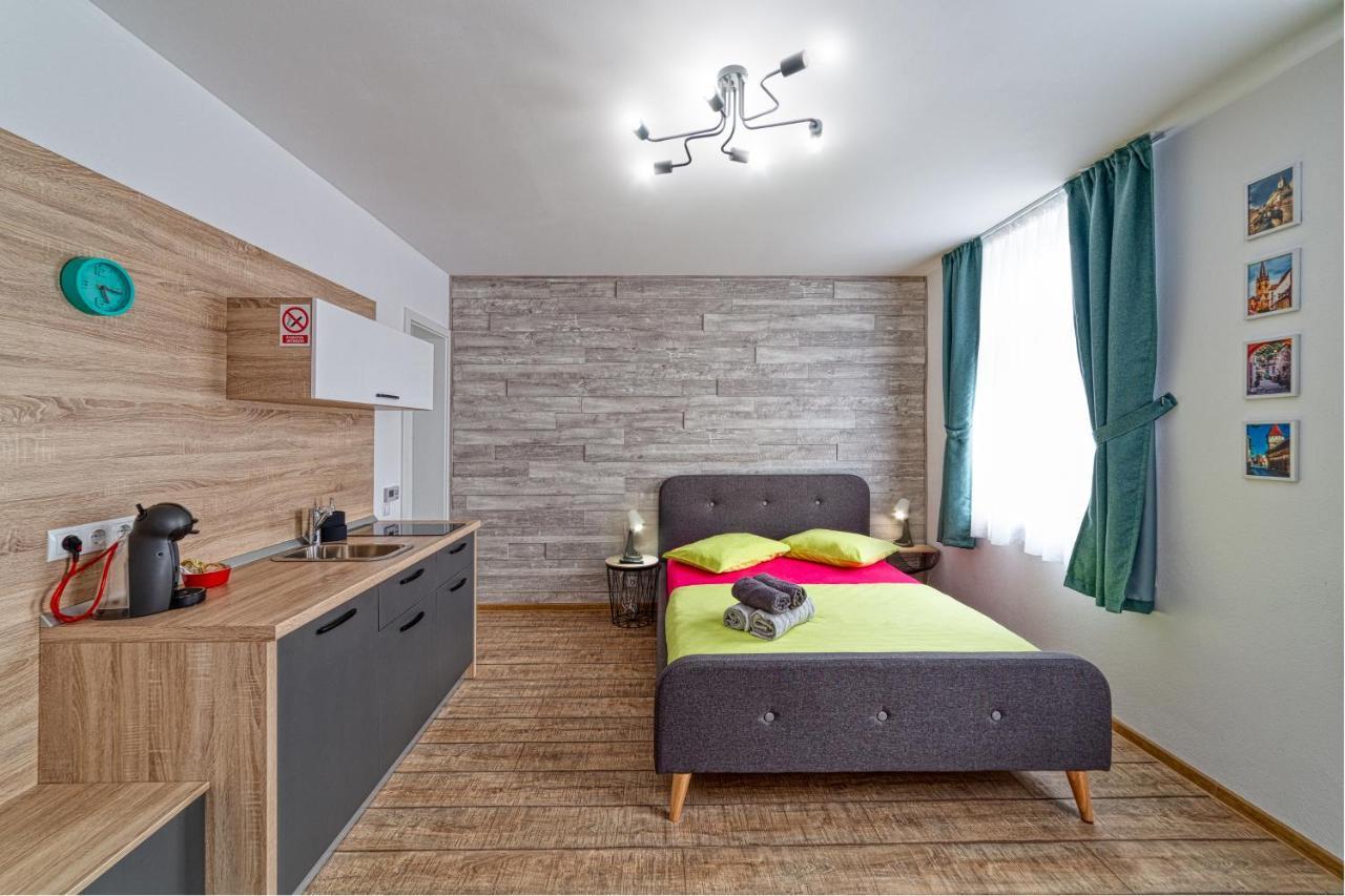 T House Apartment ซีบิว ภายนอก รูปภาพ